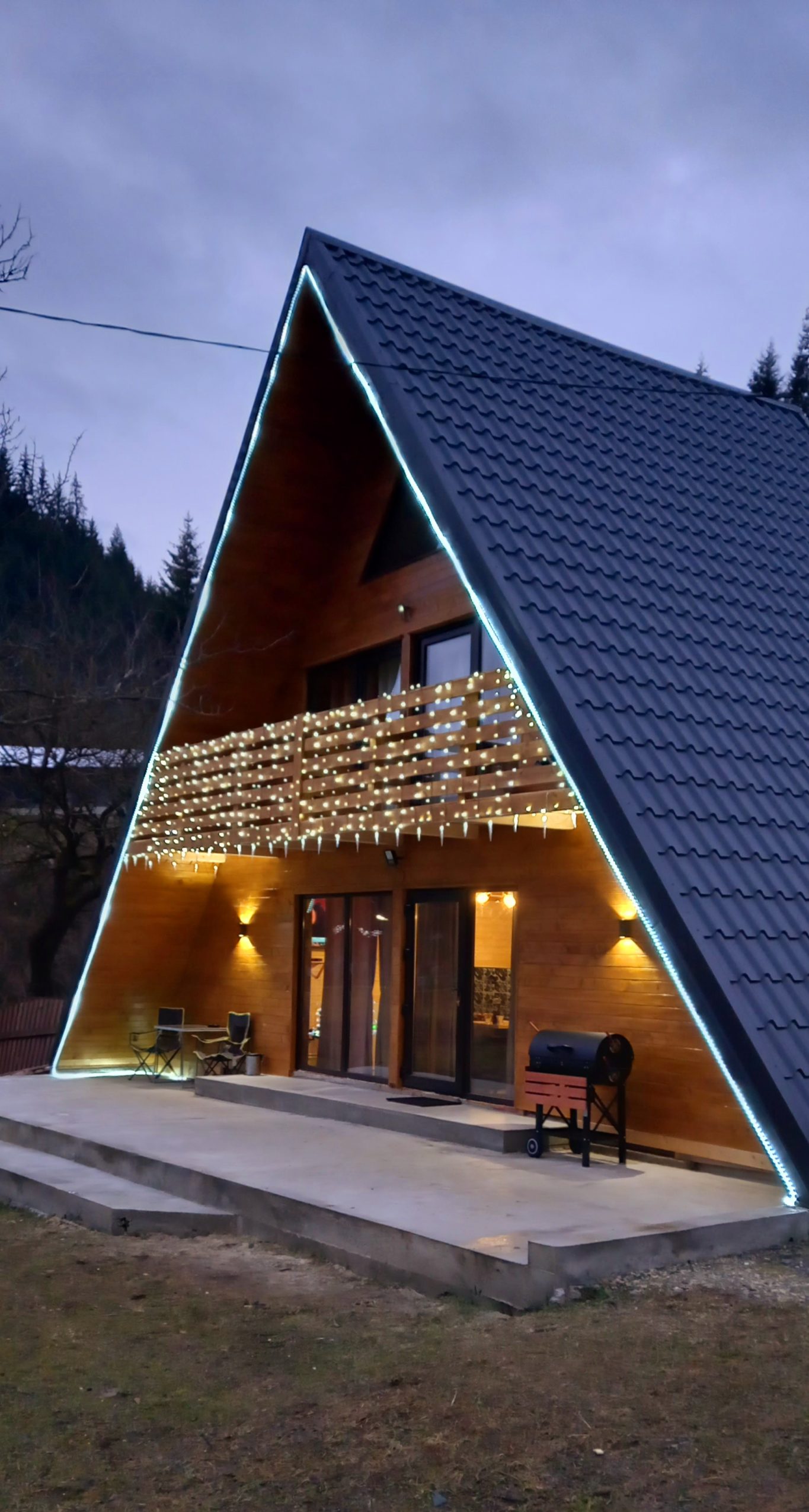Inchiriez cabana tip A frame-Cabana Zen Bucovina