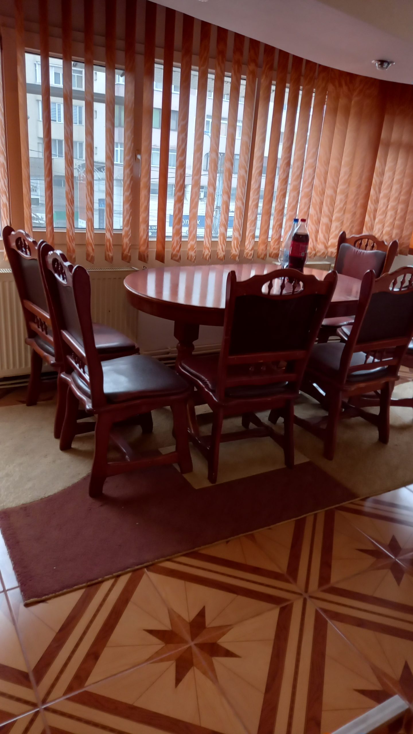 Apartament 3 cam,in Regim hotelier in Centru Targu jiu,vizavi de Piata Mare