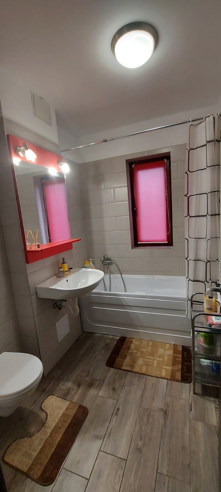 Inchiriere apartament 2 camere, Tractorul