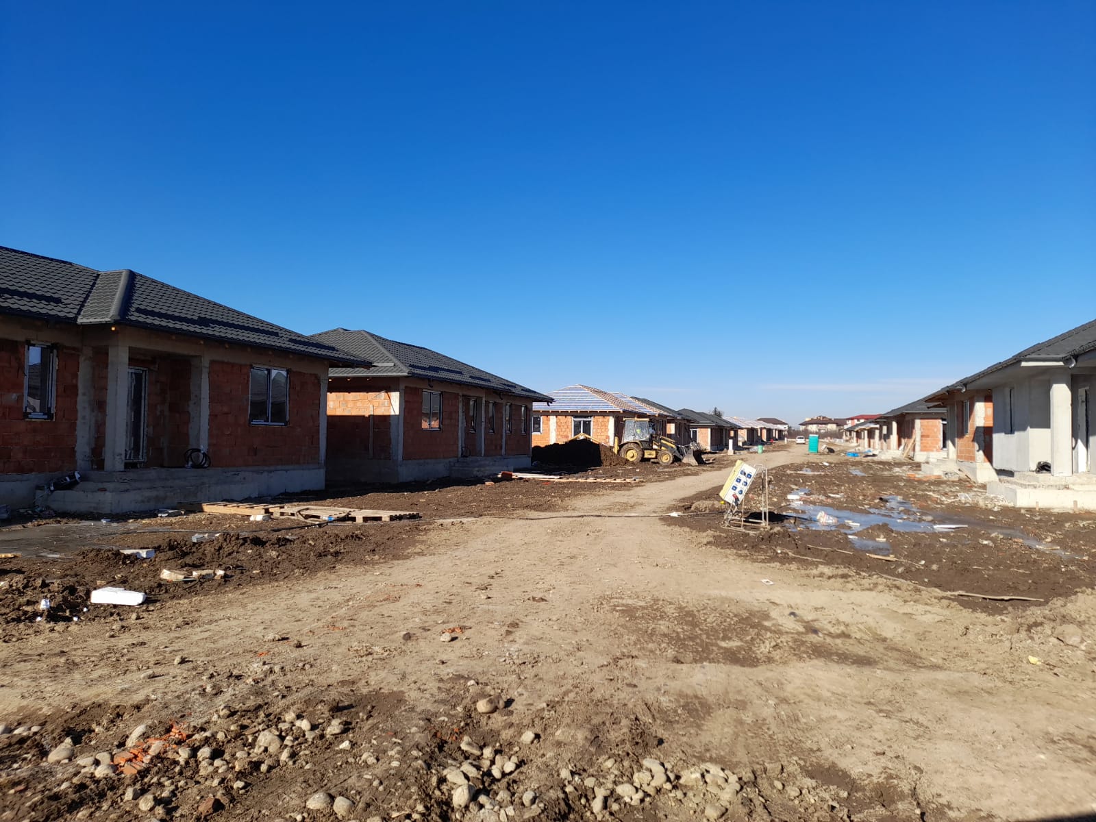 Teren Balotesti apropiere DN1 latura gard Therme 9900 mp lotizat