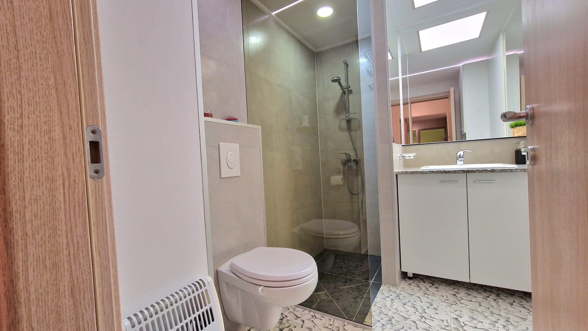 Proprietar vand apartament 2 camere adiacent P-ta Alba Iulia