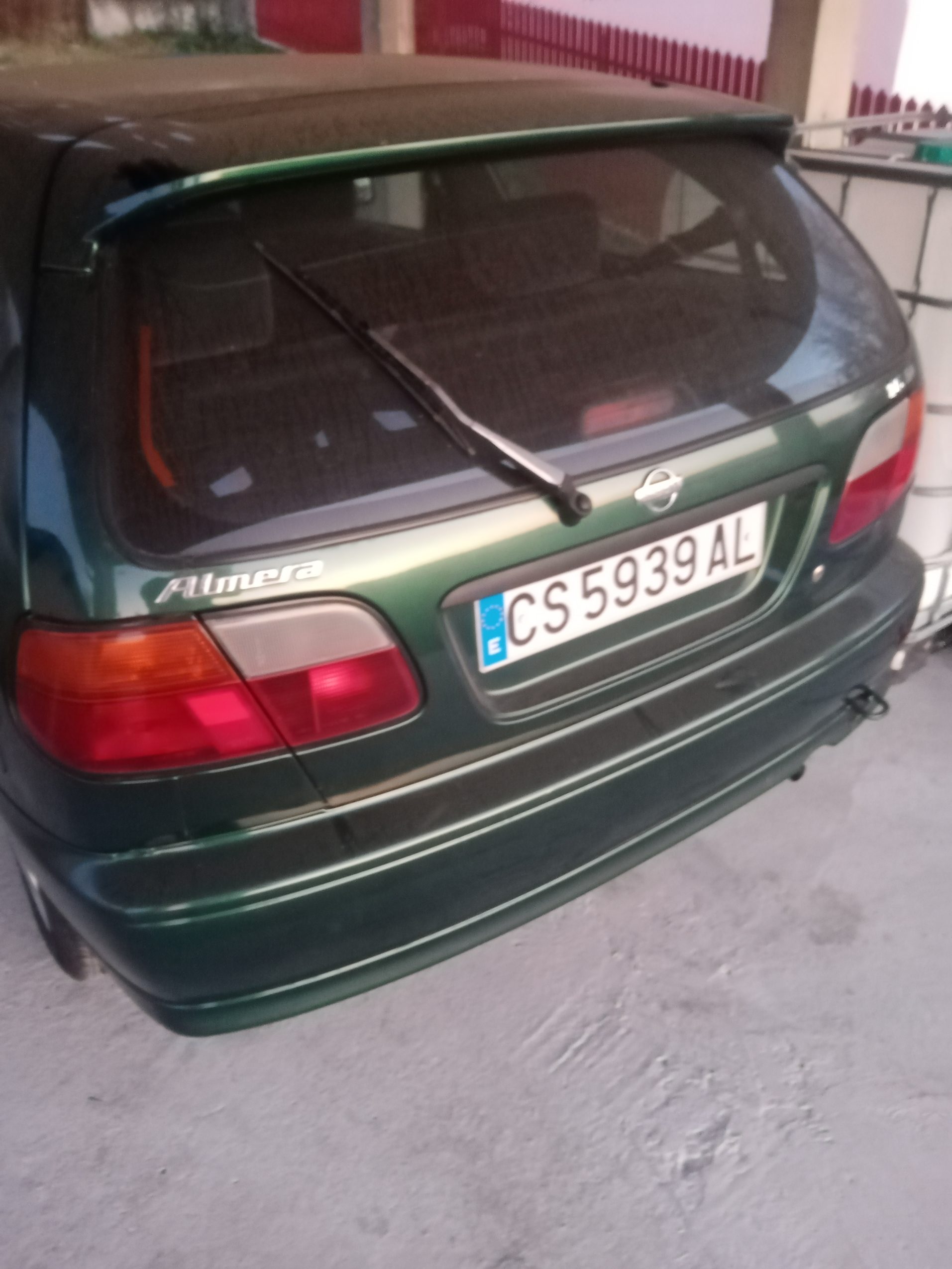 Nissan almera 1997 benzina