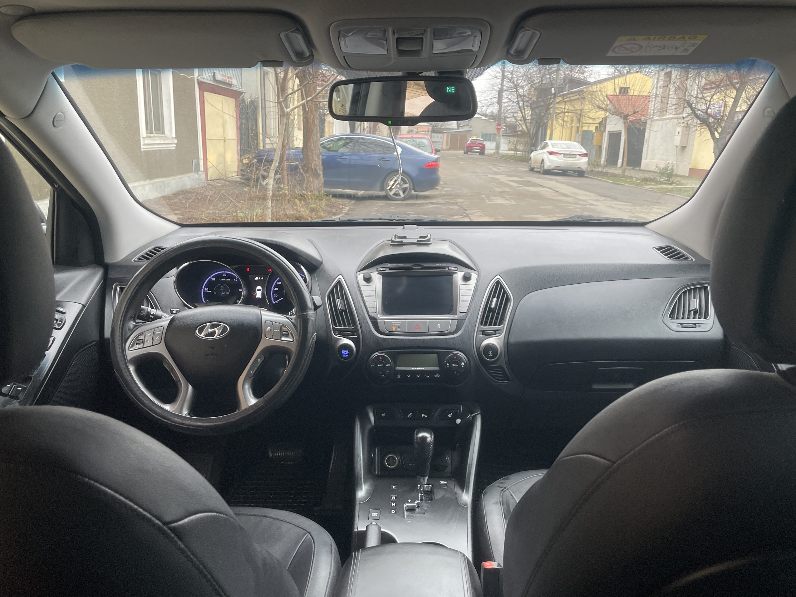 VAND HYUNDAI IX 35 2.0 crdi 4WD 6AT luxury trapa panoramic