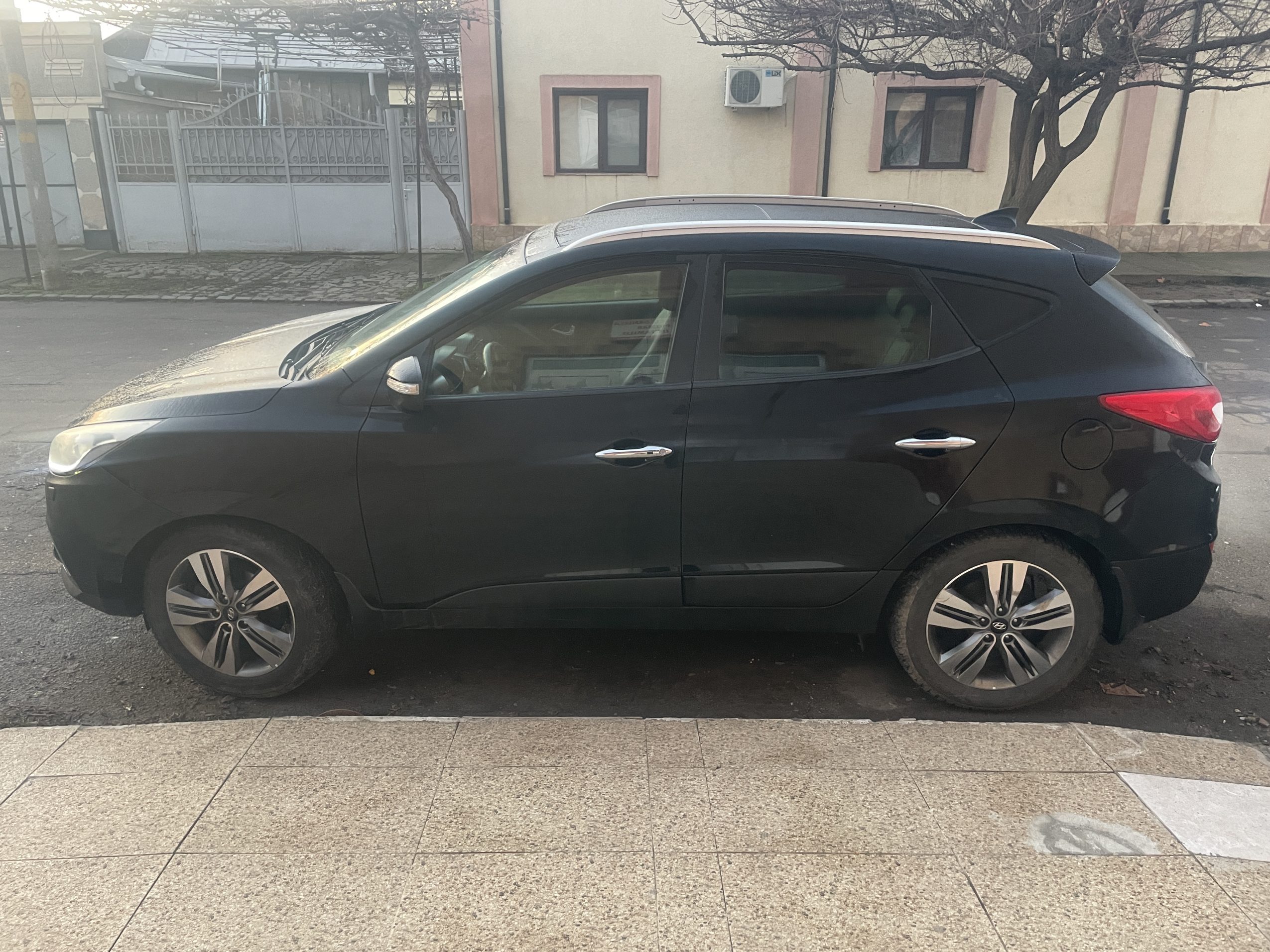 VAND HYUNDAI IX 35 2.0 crdi 4WD 6AT luxury trapa panoramic