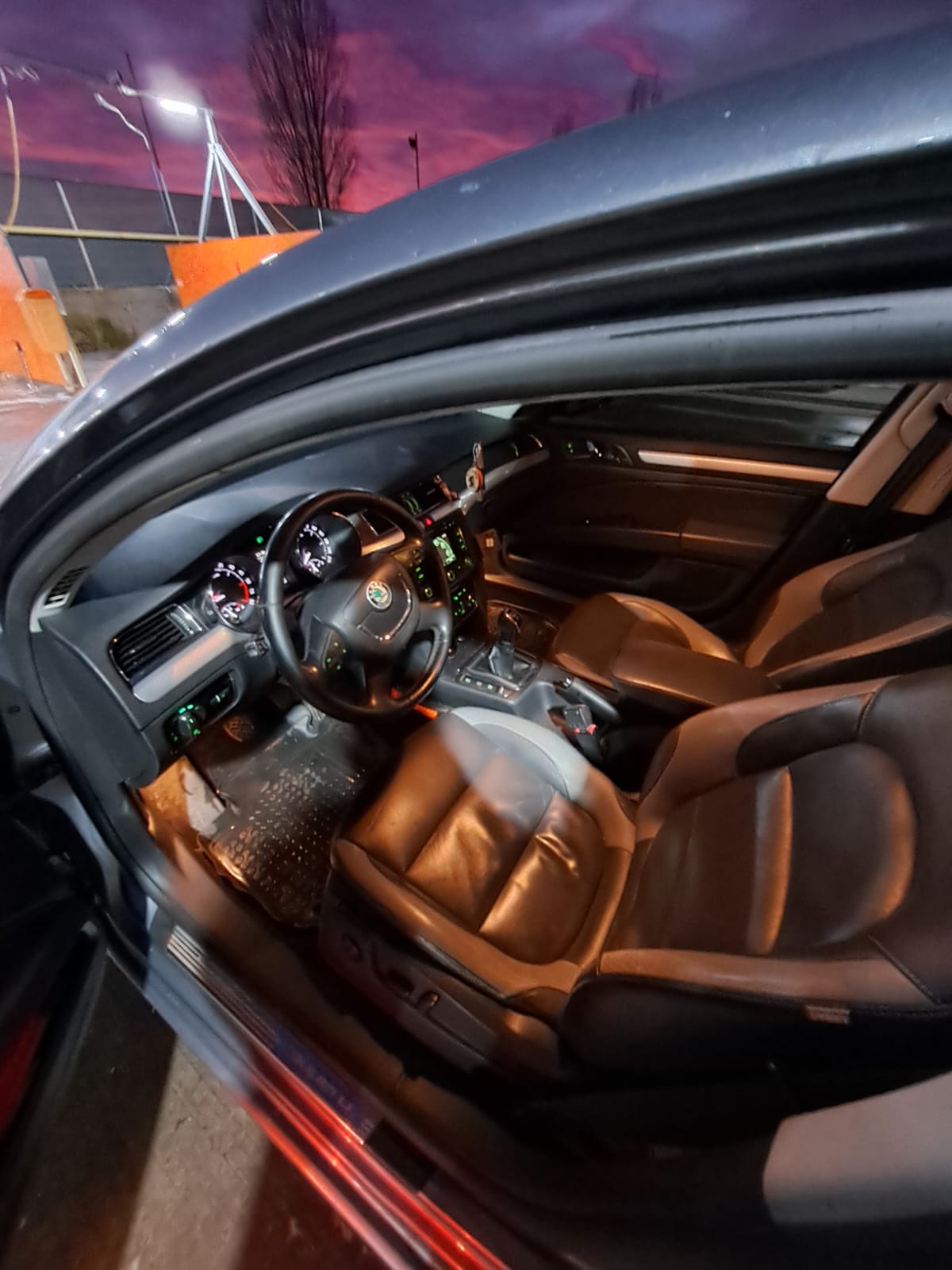 VAND SKODA SUPERB 2012