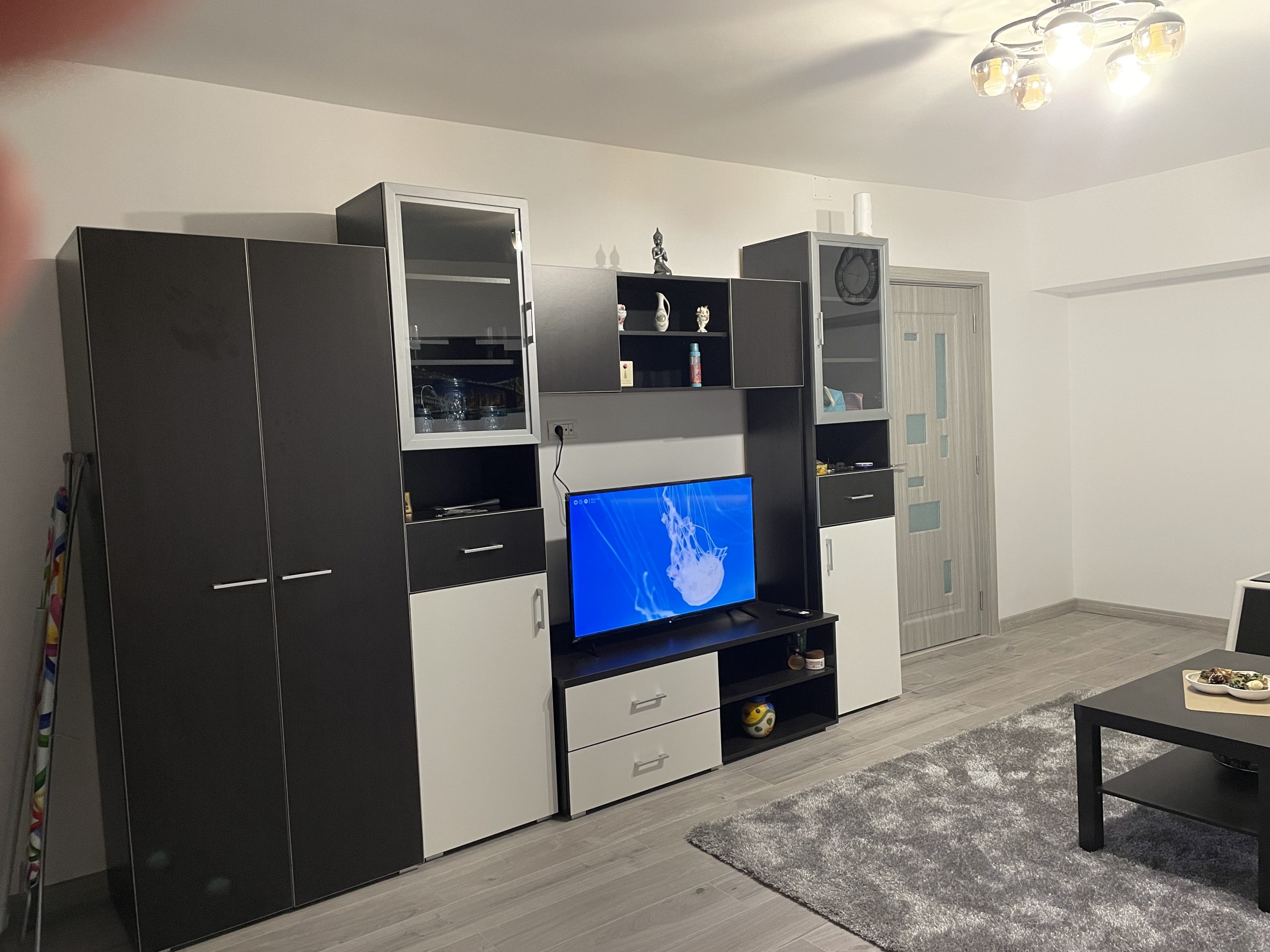 Închiriez apartament 2 camere