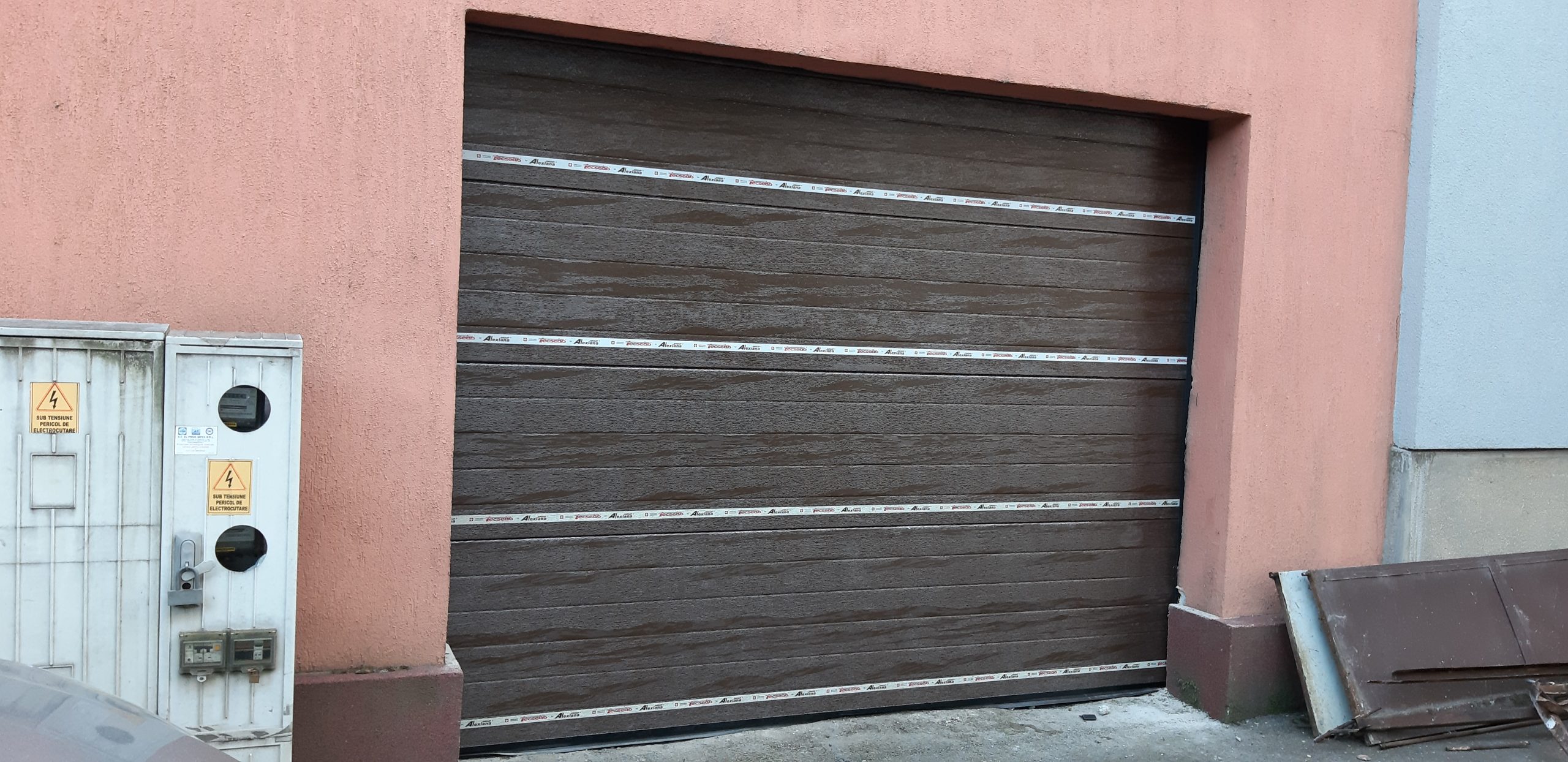 Usi De Garaj Sectionale WDG