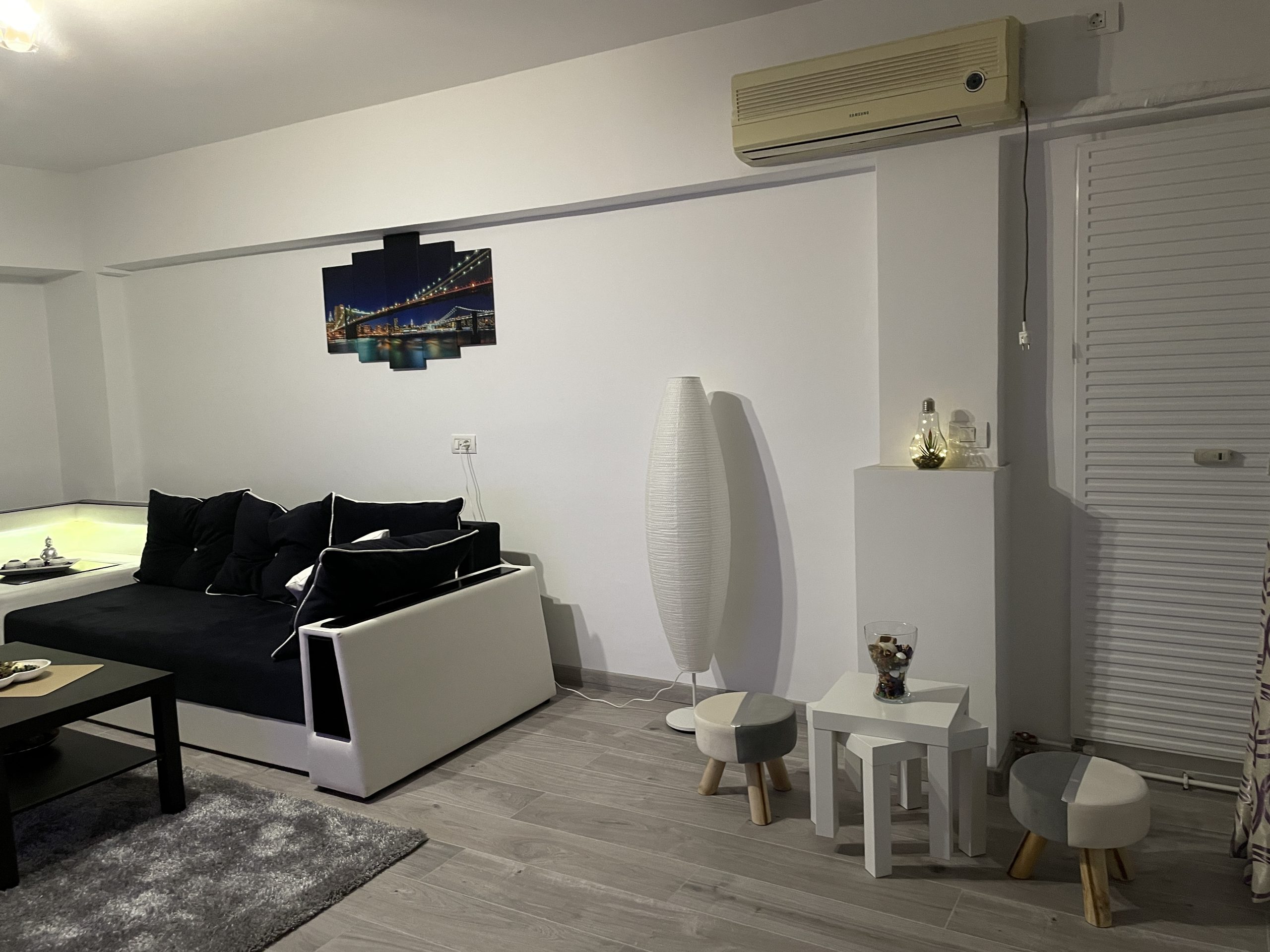 Închiriez apartament 2 camere