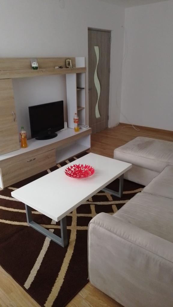 Apartament nou renovat,liber de inchiriat