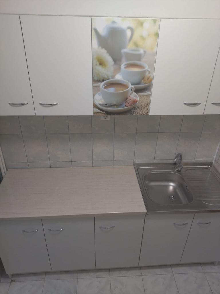 Apartament nou renovat,liber de inchiriat