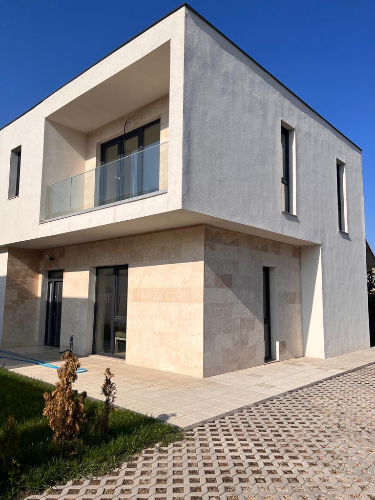 Vila p+1,200 mp utili și 450 mp teren,Otopeni