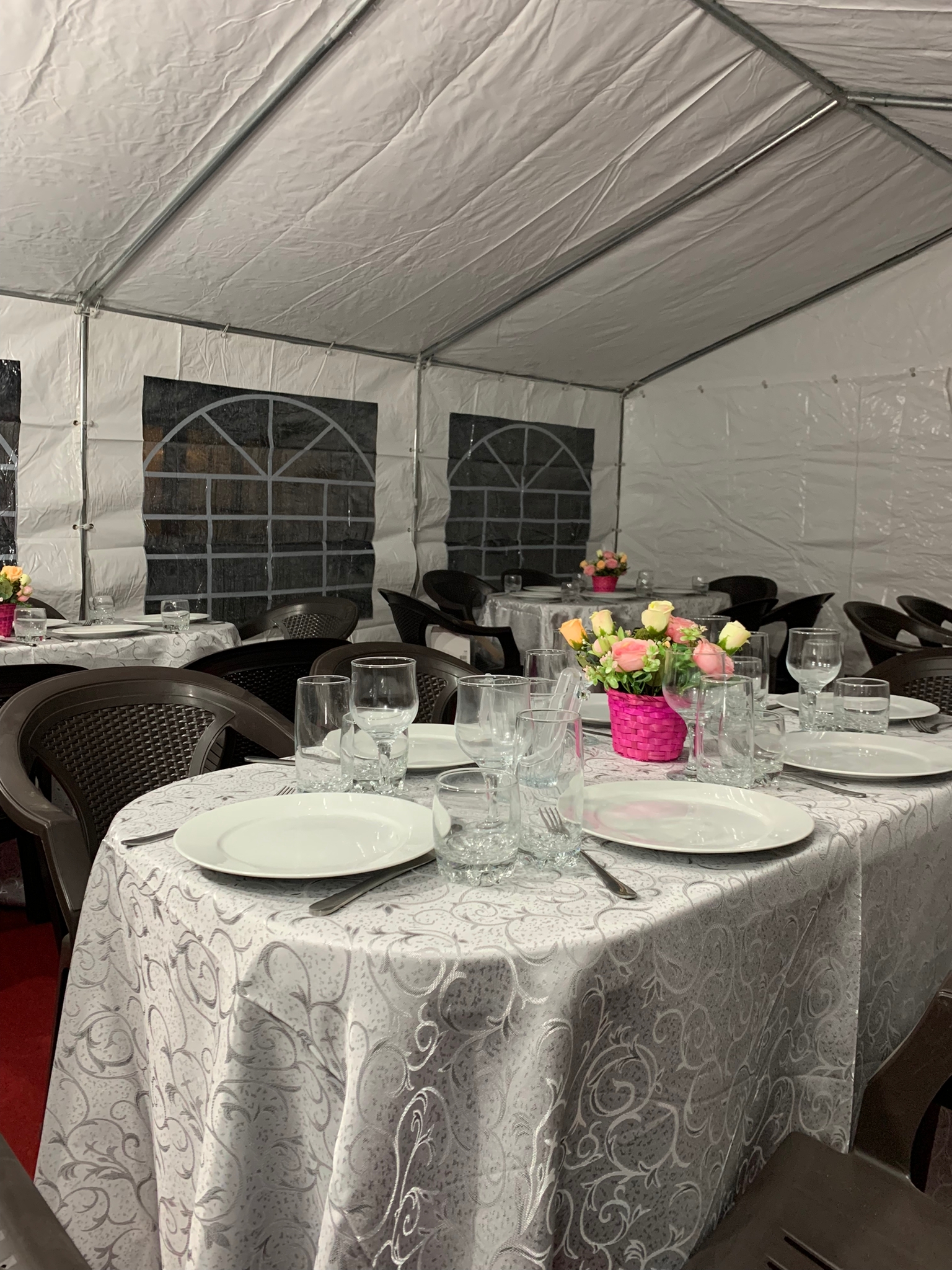 Închiriez cort profesional pentru diverse evenimente