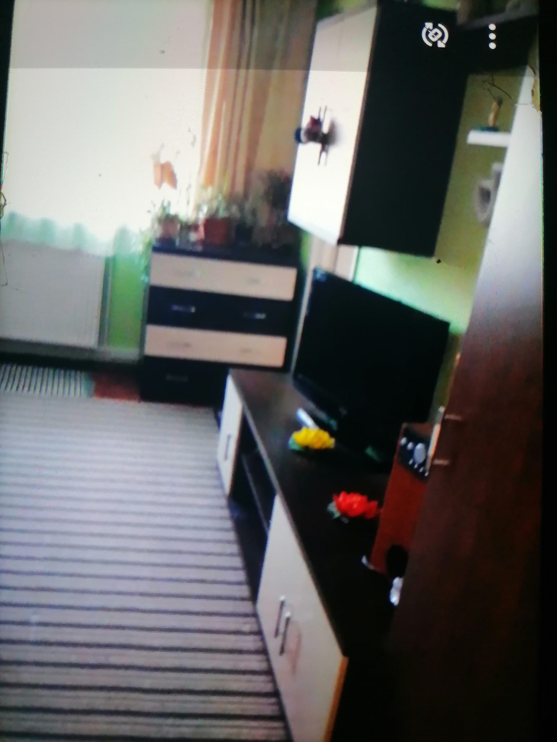 Vând apartament cu doua camere.Persoana Fizica