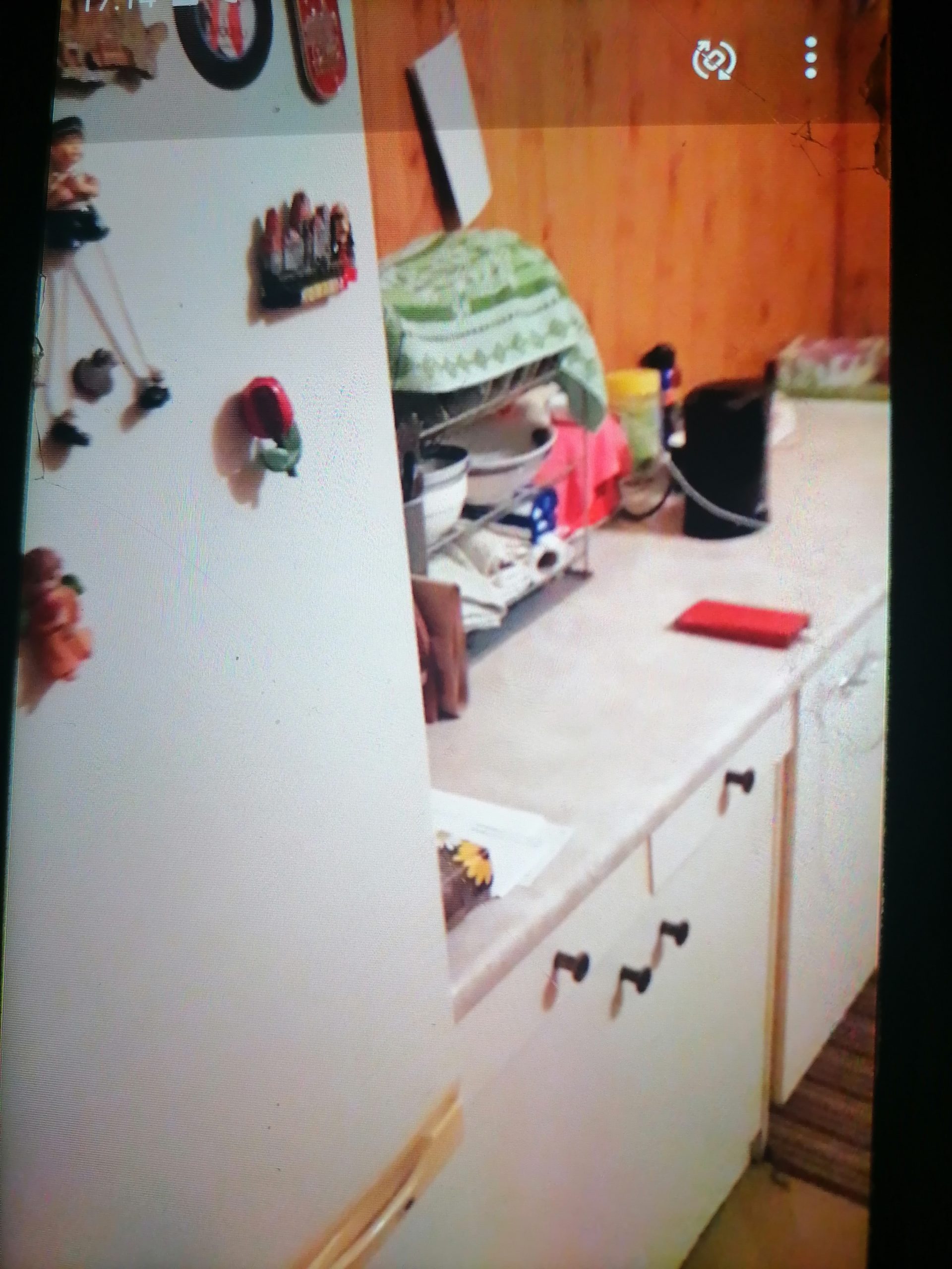 Vând apartament cu doua camere.Persoana Fizica