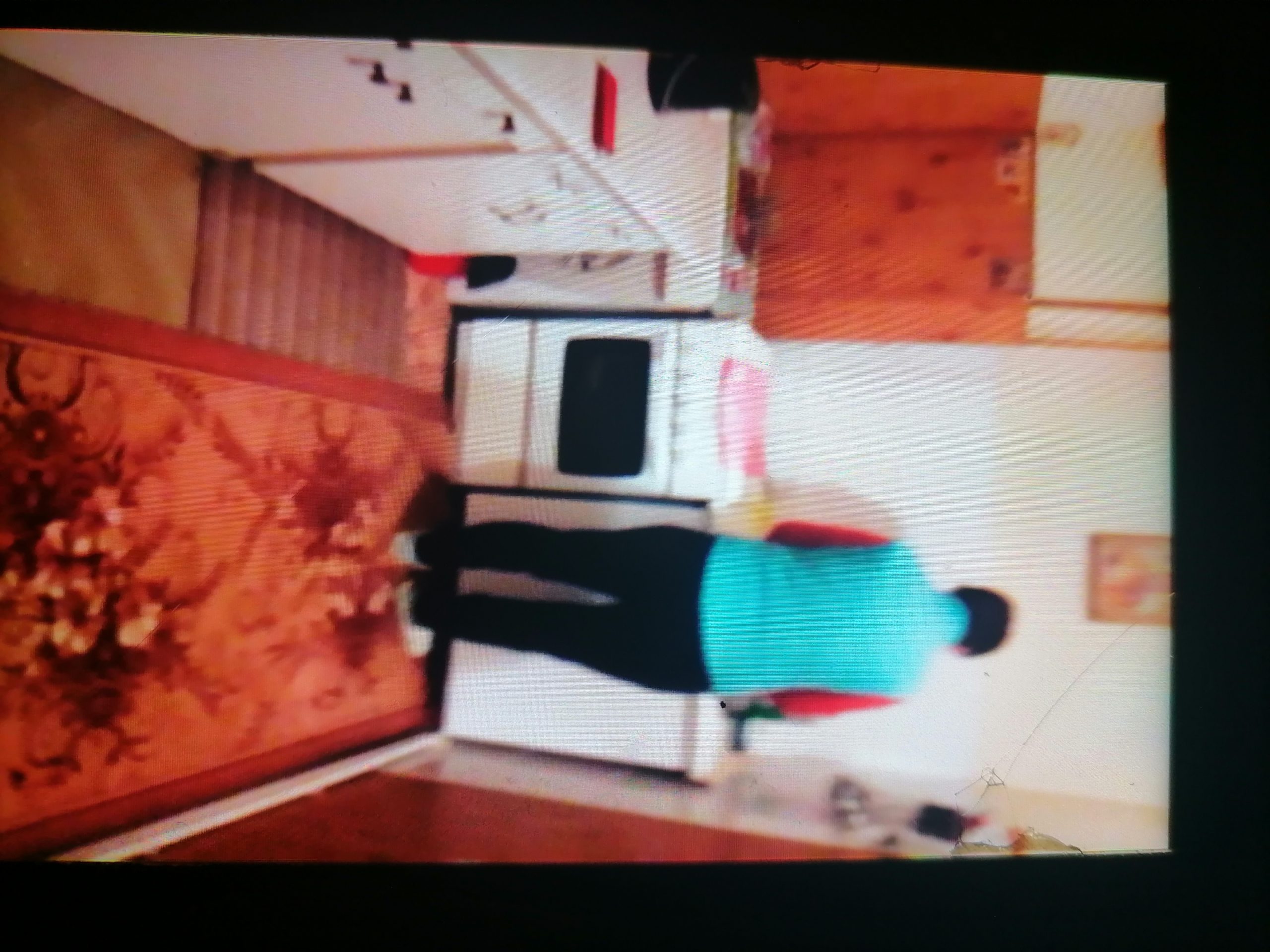 Vând apartament cu doua camere.Persoana Fizica