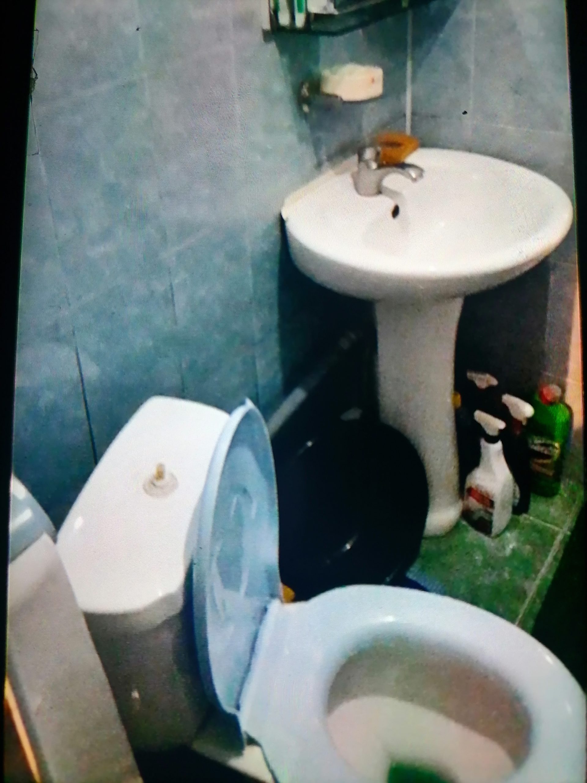 Vând apartament cu doua camere.Persoana Fizica