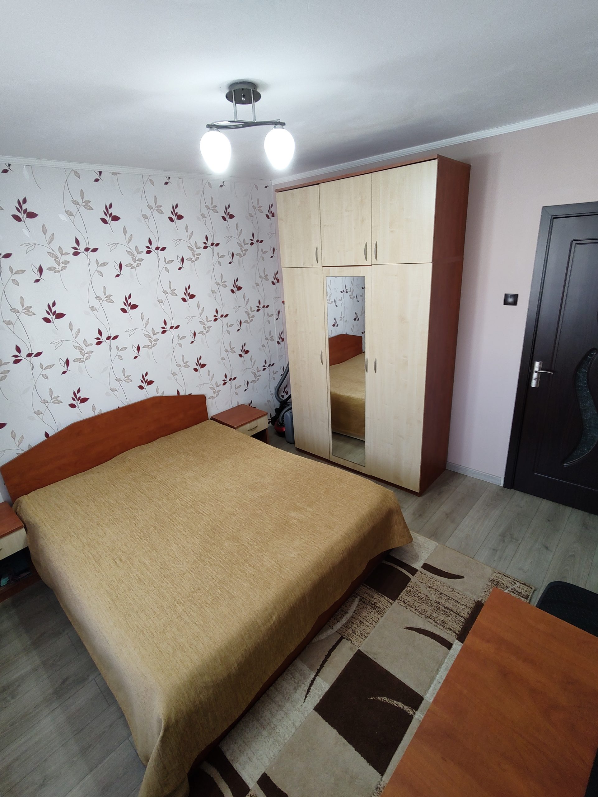 Apartament cu 3 camere la cheie