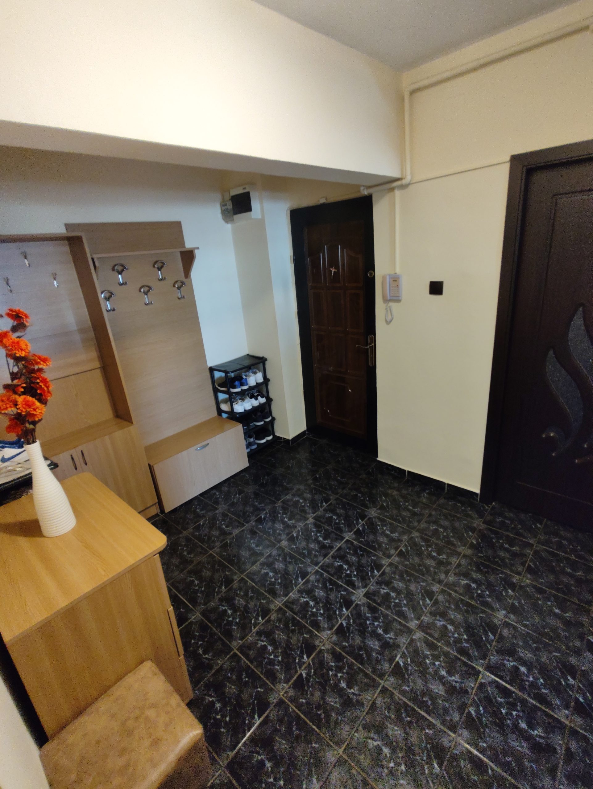 Apartament cu 3 camere la cheie