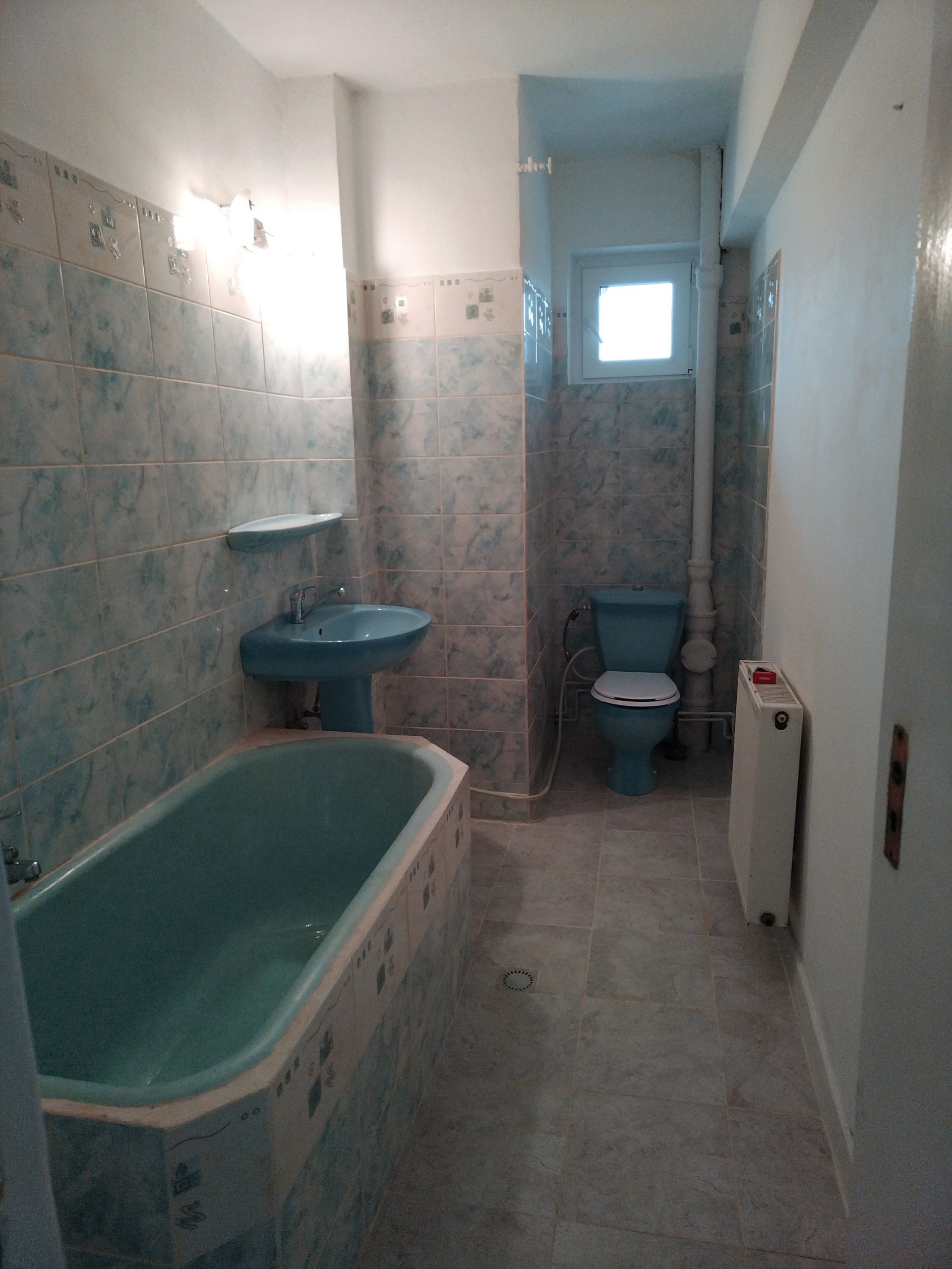 Apartament 3 camere central, decomandat