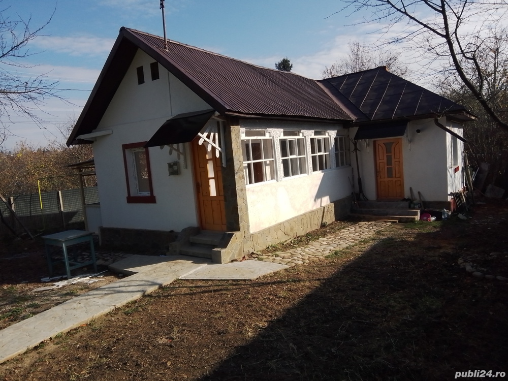 Casa pe Valea Prahovei, in Poiana Campina, 3 camere, renovata