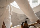 Servicii de masaj și terapii alternative de recuperare