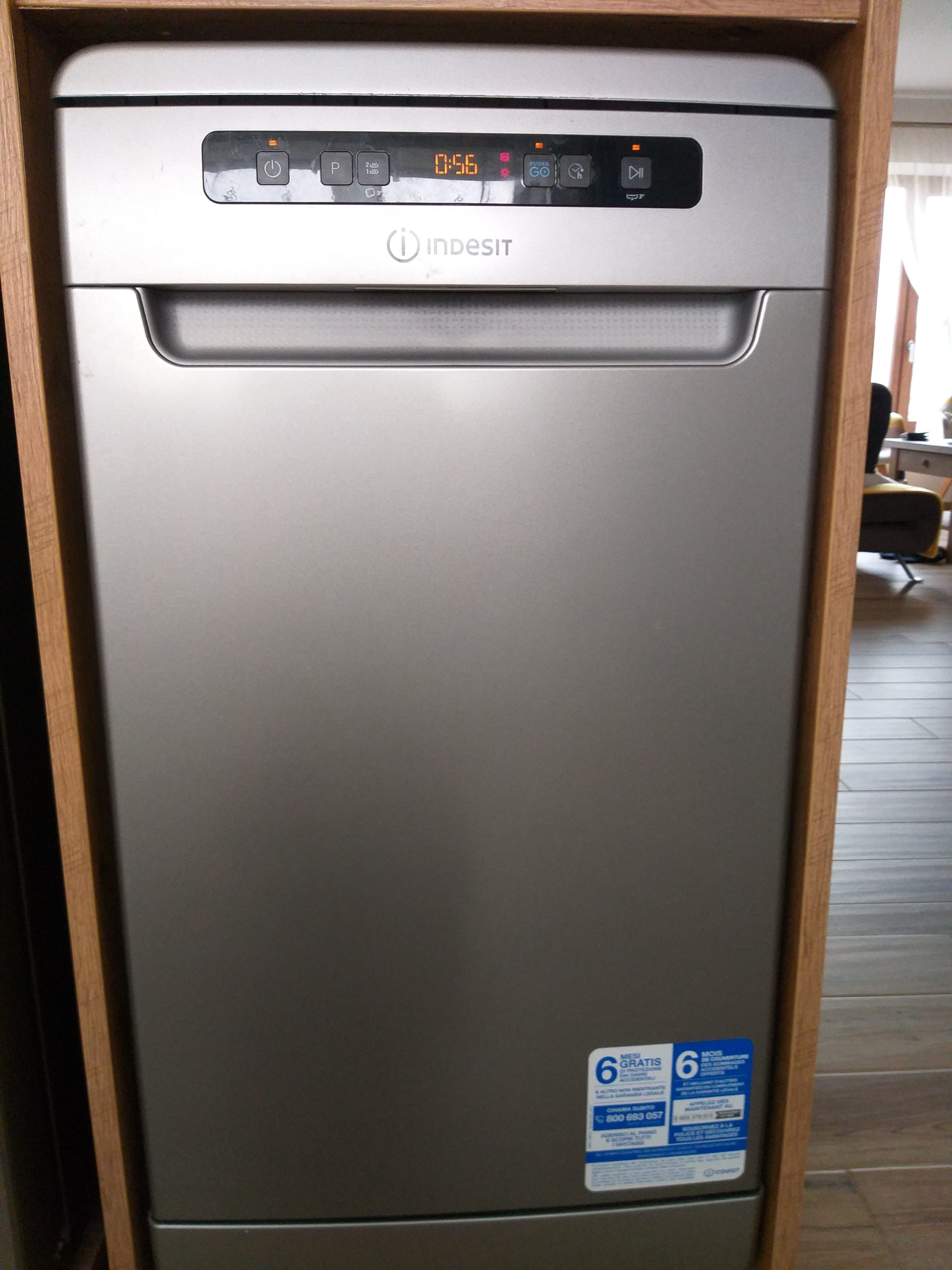 Mașină de spălat vase Indesit, 9 seturi