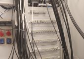Executam lucrări de instalații electrice