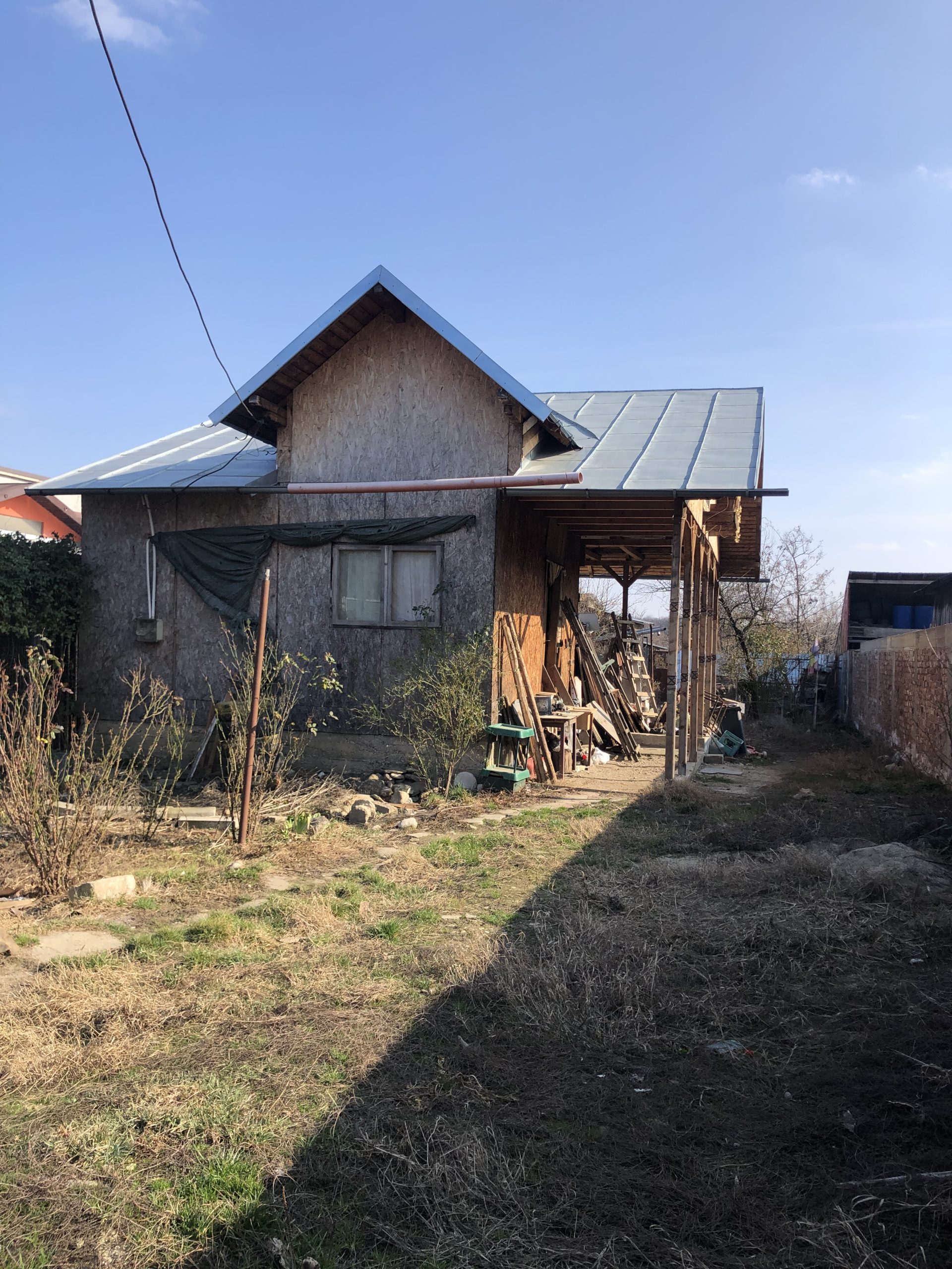 Vânzare casa la tara