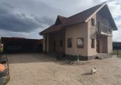 Casa modesta si frumoasa de vanzare Brasov