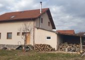Casa modesta si frumoasa de vanzare Brasov