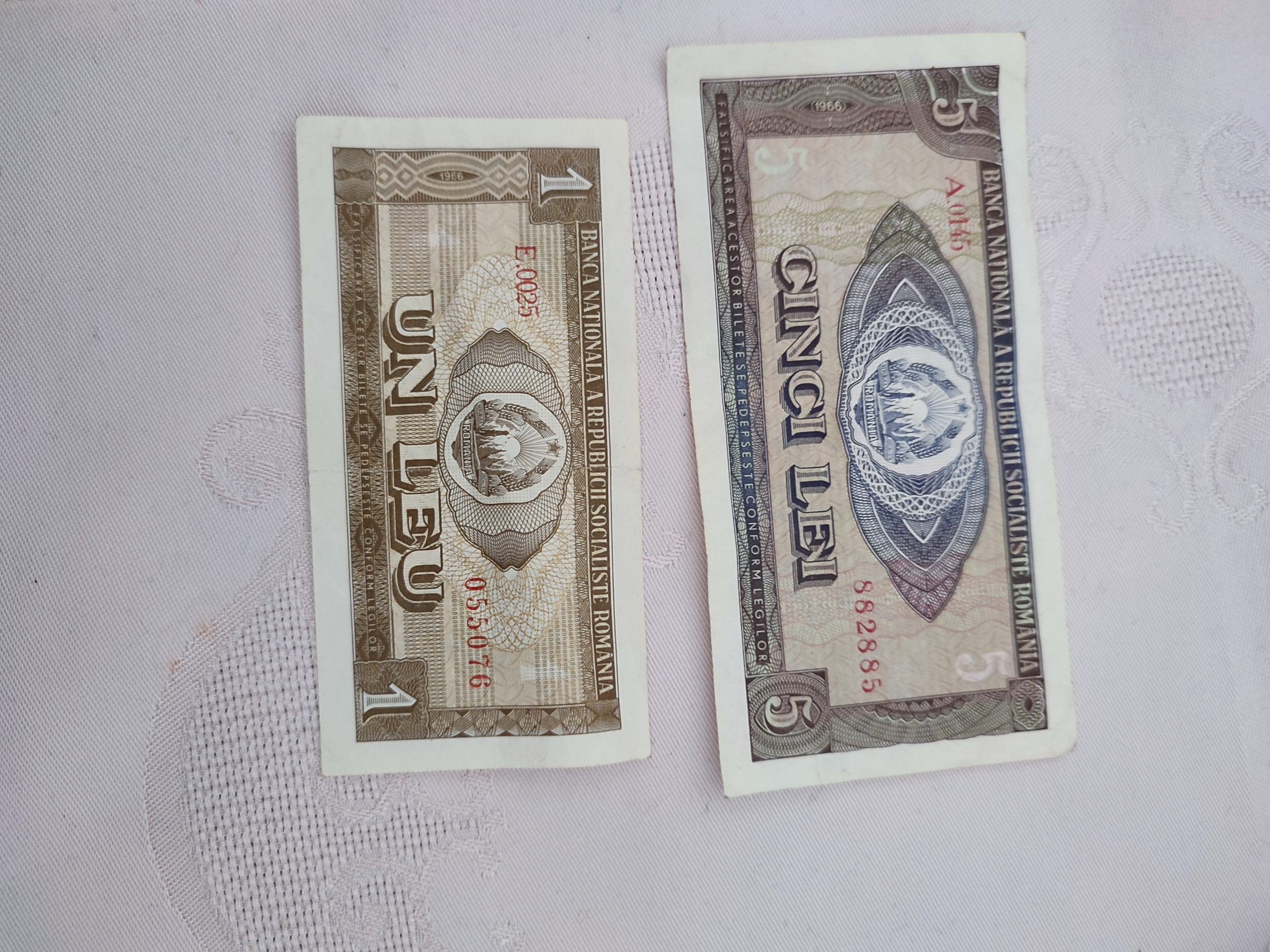 Bancnote 5 și 1 leu 1976