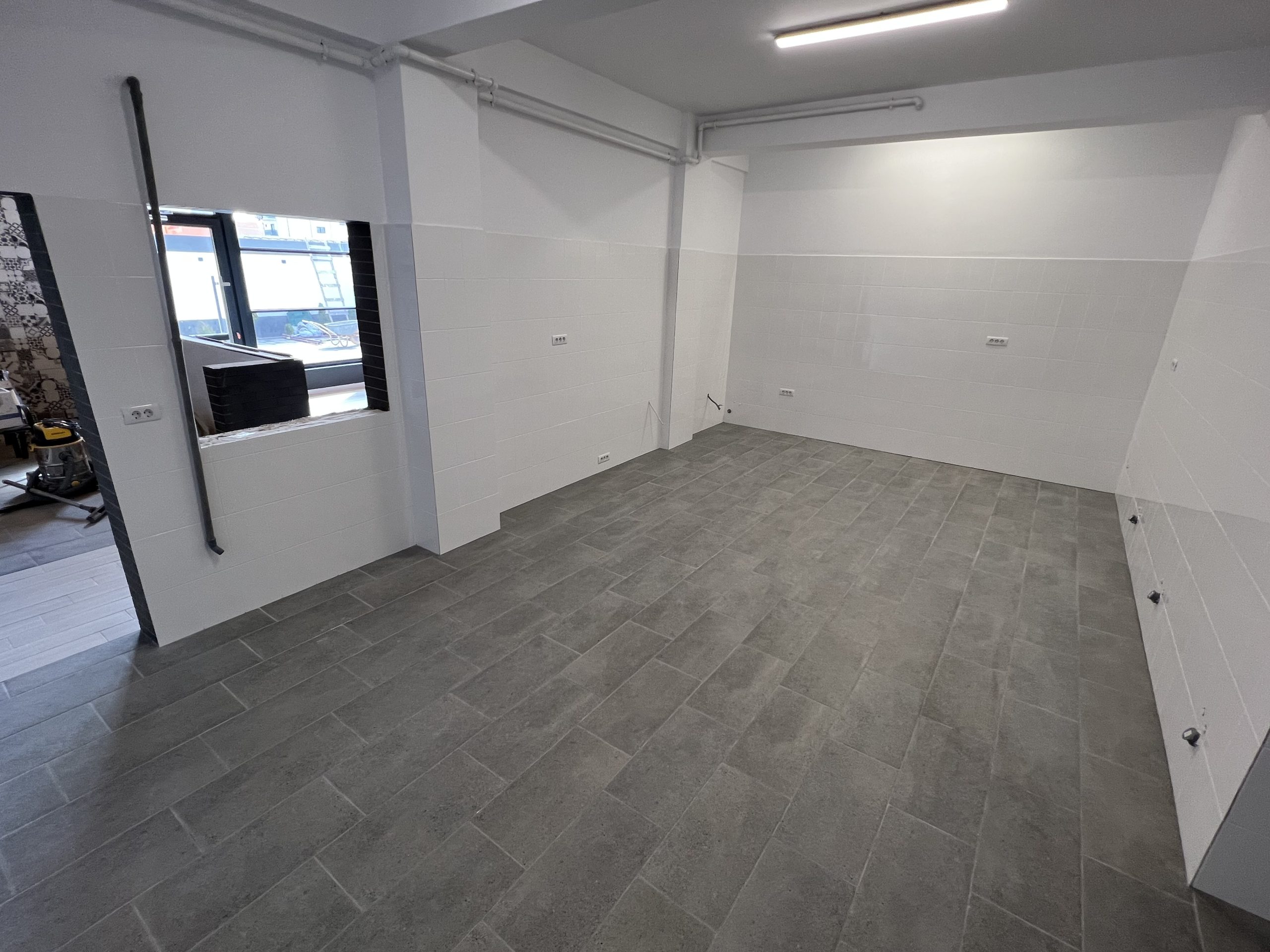 De inchiriat ! Spatiu Comercial-Terasa – Autoservire Mamaia – Navodari