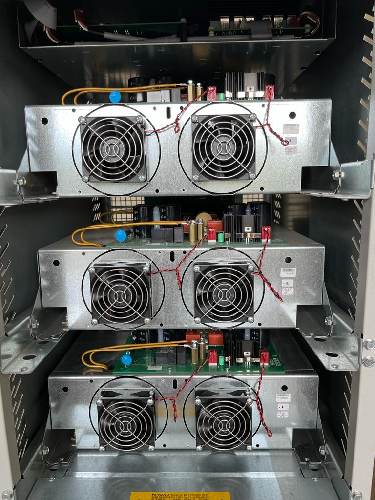 UPS Effekta Pegasus trifazat 10kWA 8Kw