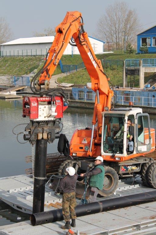 Used clamp for open piles KCN 40