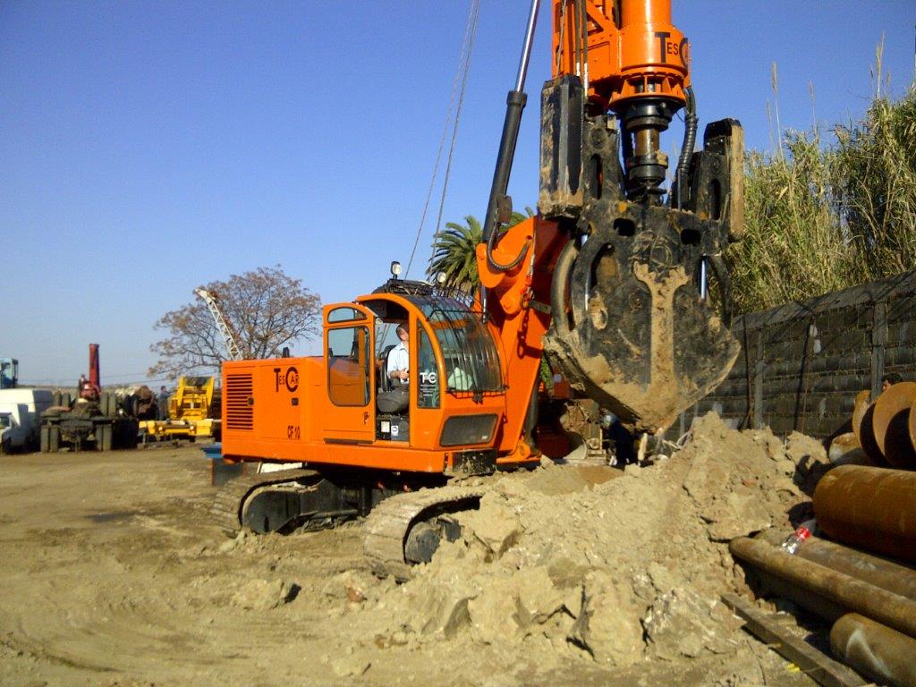 New piling / drilling rig Tescar CF8 DW