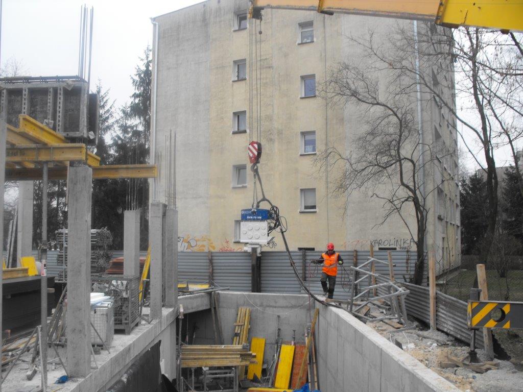 Used vibro hammer OVR 70 VM to work on a crane or piling rig