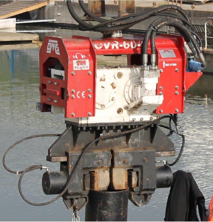 Used clamp for open piles KCN 40