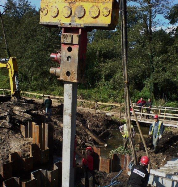 Used clamp for closed piles PVE 120T40