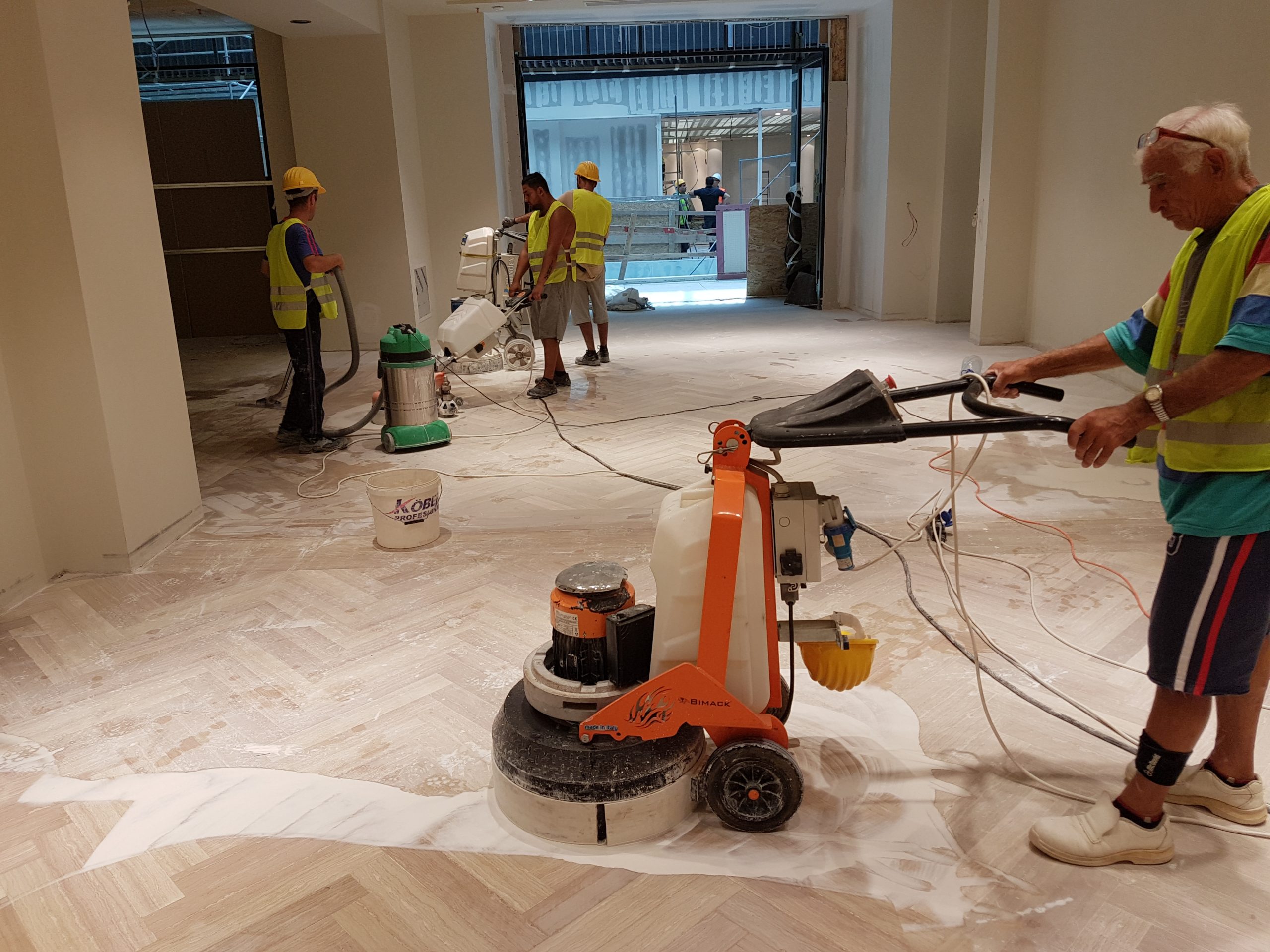 Șlefuitor pardoseli beton, marmura și mozaic