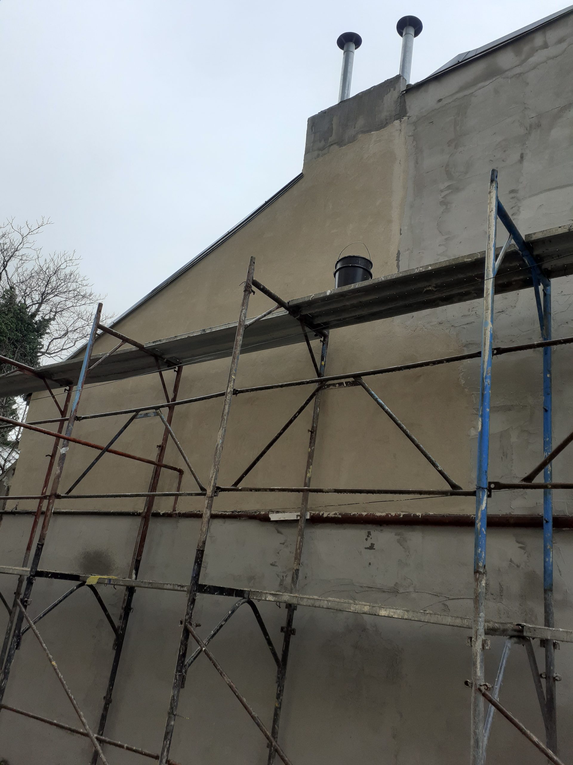 Echipă placări case vile fațade