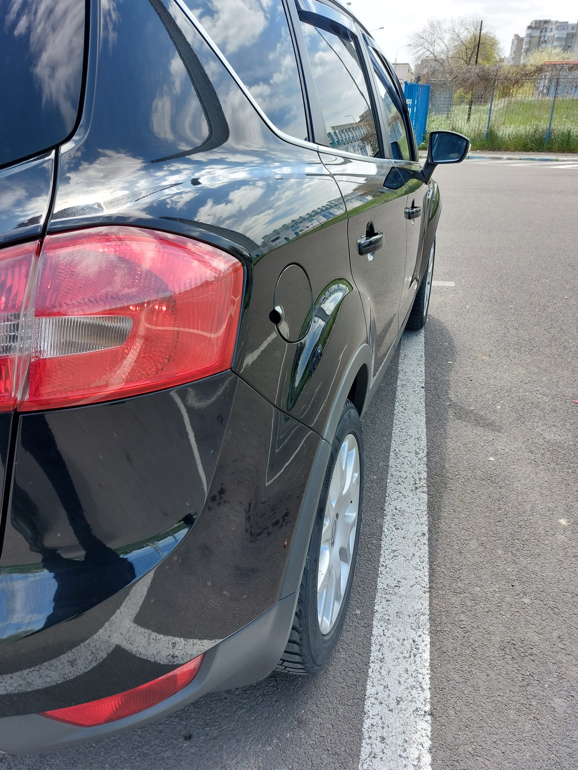 Ford kuga 2008 Decembrie Diesel, 2.0. Navigație cu cameră pe marșarier. Dublă climatizare. perfe.