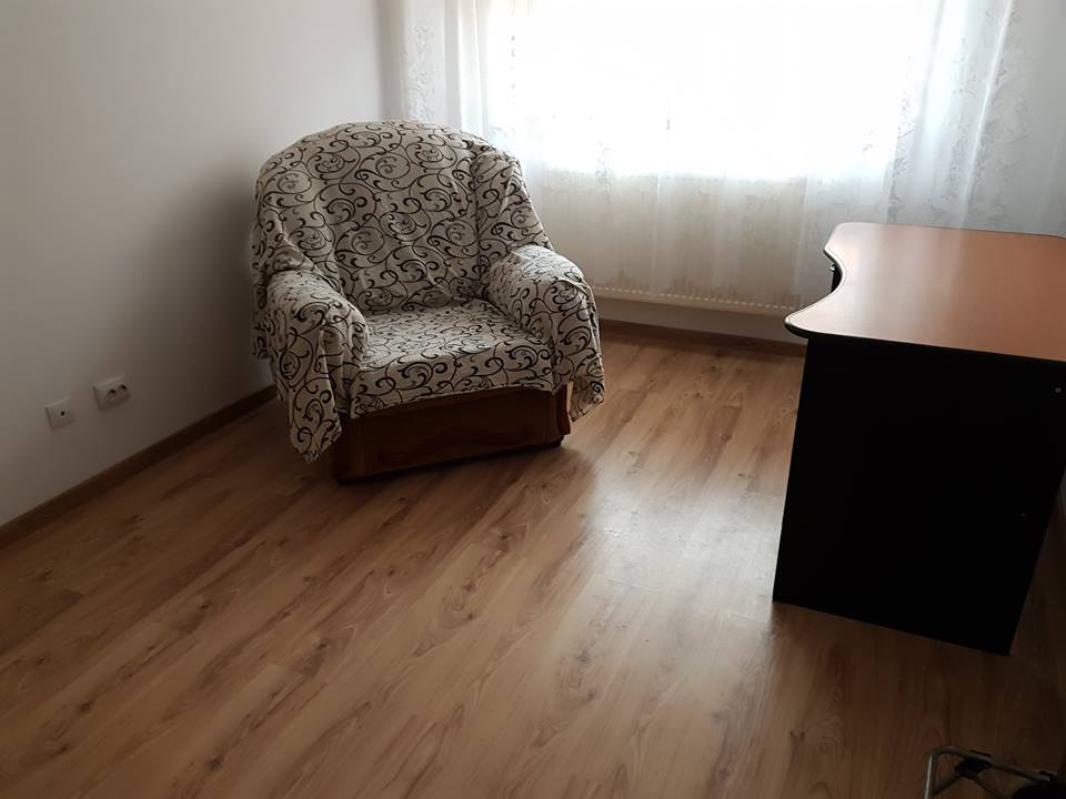 Capat CUG Cartierul Visoianu apartament 1 camera decomandat 38 mp cu CT