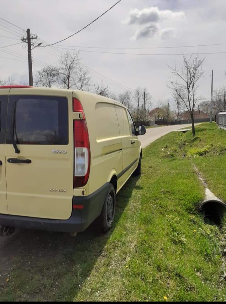 Vând Mercedes Vito