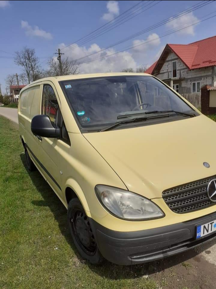 Vând Mercedes Vito