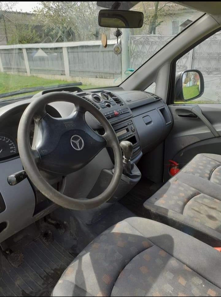 Vând Mercedes Vito