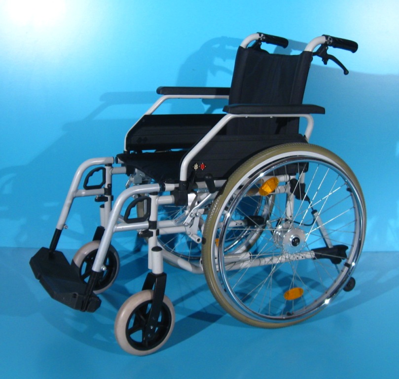 Scaun cu rotile handicap BB latime sezut 43 cm