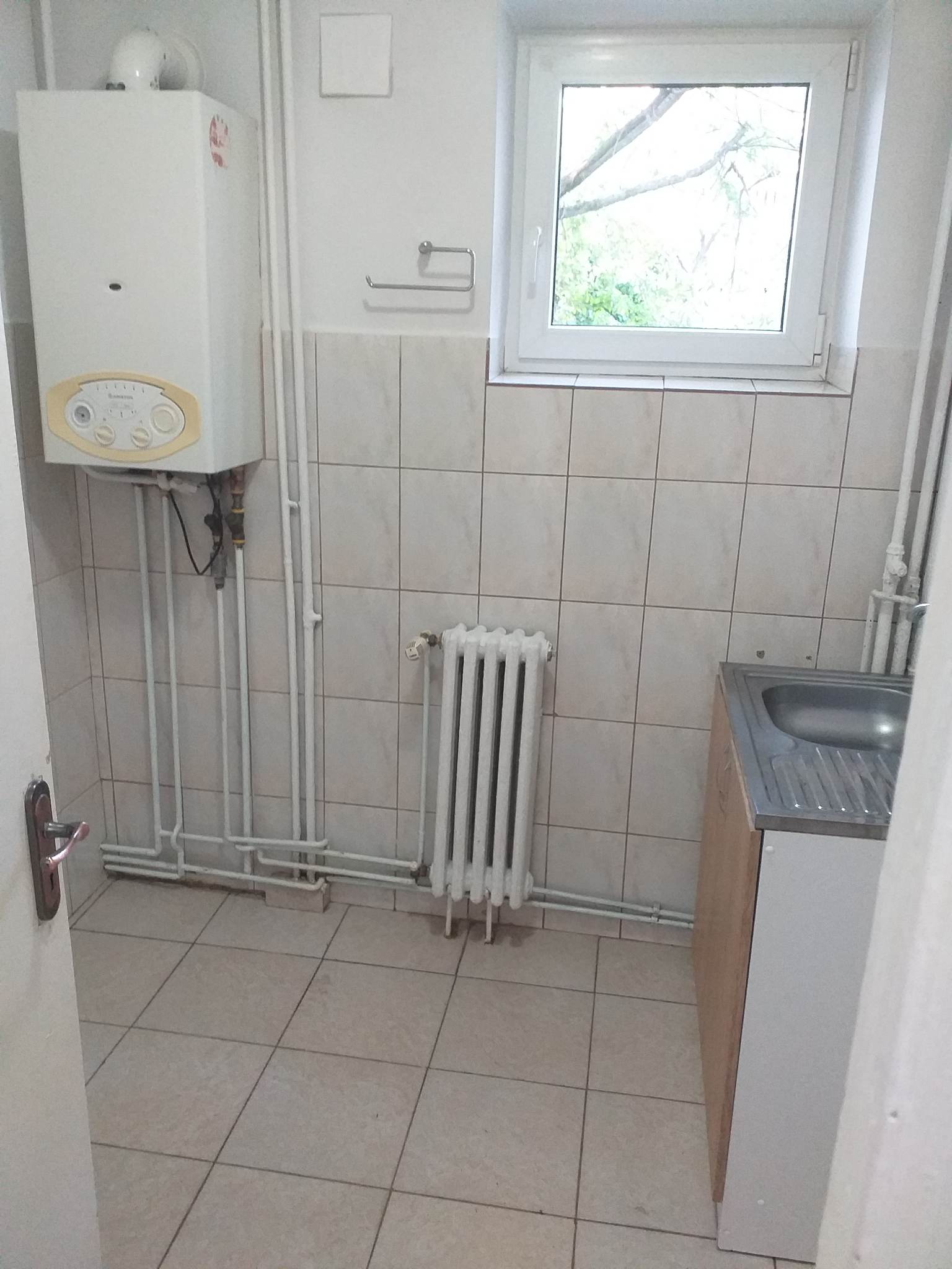 Tudor Vladimirescu Iulius Mall apartament 2 camere decomandat 40 mp cu CT NEMOBILAT