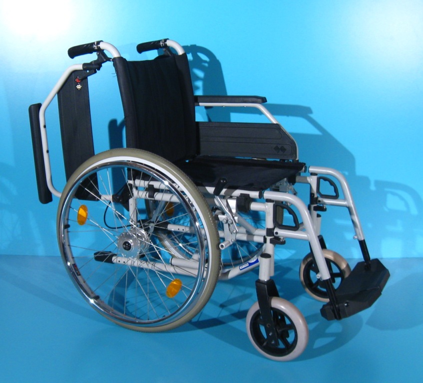 Scaun cu rotile handicap BB latime sezut 43 cm
