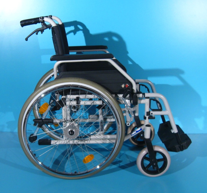 Scaun cu rotile handicap BB latime sezut 43 cm