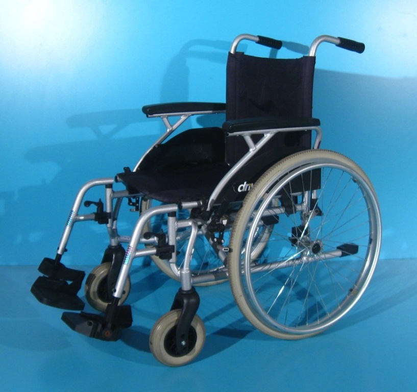Scaun cu rotile din aluminiu Drive latime sezut 48 cm